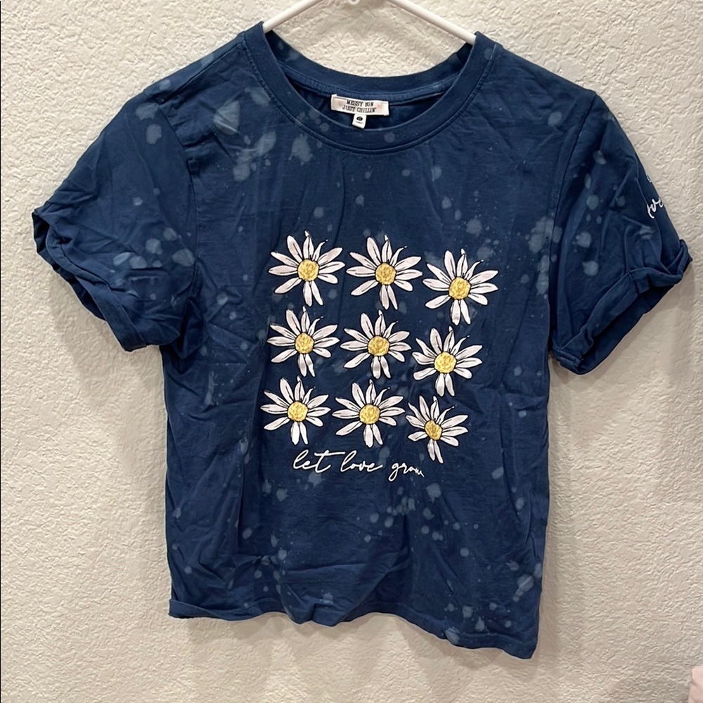 art class Blue Short Sleeve Tee with Daisy Print